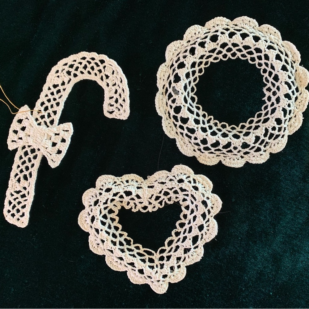 ✨ Vintage Cottagecore Starched Crocheted Lace Ornament Bundle ✨